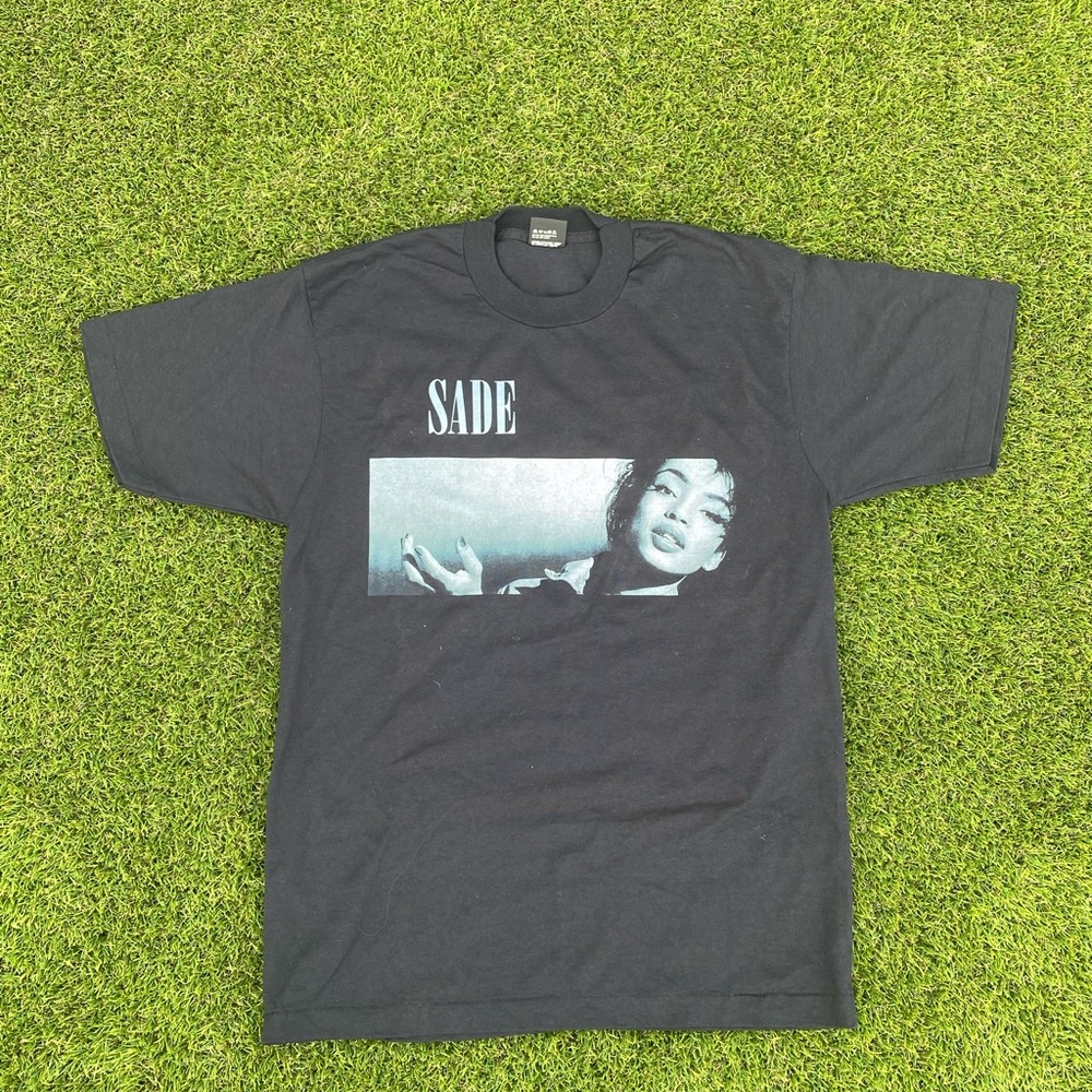 Sade Tee